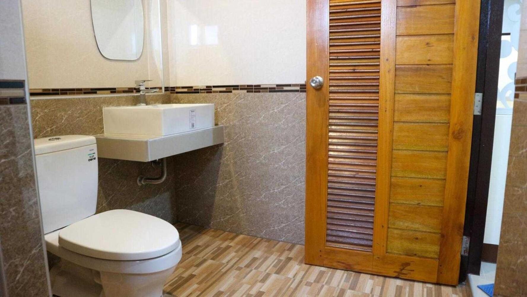 Capital O 75521 Sang Siri Apartment Samut Songkhram Exterior foto